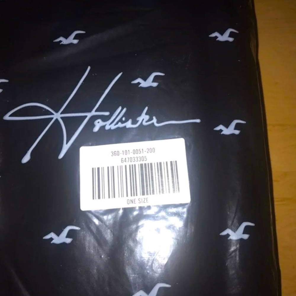 Hollister Beach Towel 30”x 60”  100% Cotton